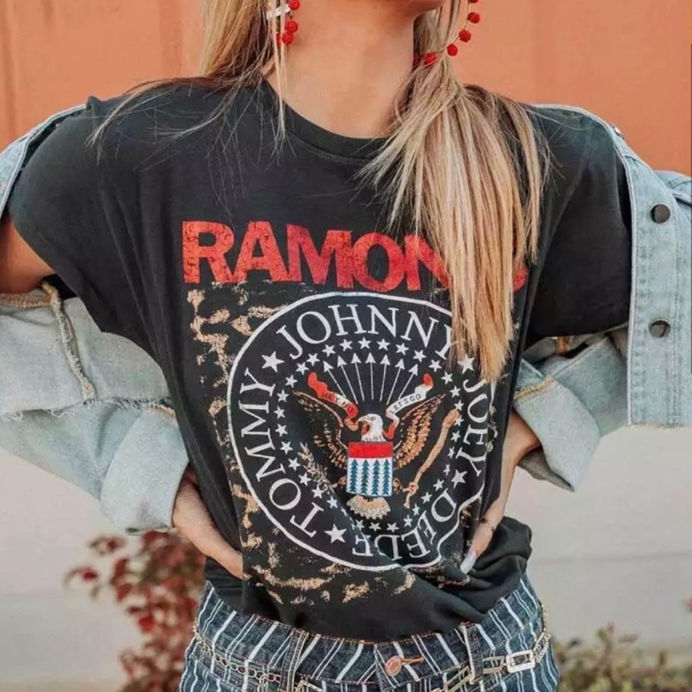 RAMONES Graphic Tee - Picture 1 of 13